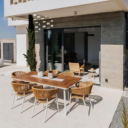 Oasis 6 Villa Klorakas